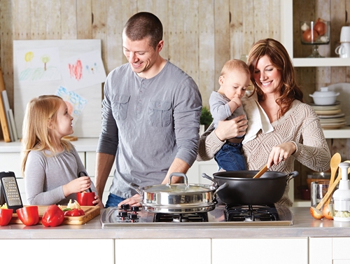 Деца в кухнята - защо трябва да поканите децата там - help your kids learn how to cook 2258 40113418 0 14126580 500