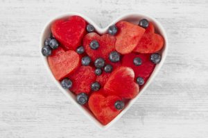 Топ 40 на най-здравословните храни - heart shaped fruits