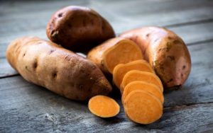 Храни, които помагат в борбата с деменцията - sweet potato 768x482 1