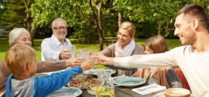 Здравословно хранене за цялото семейство - мисията възможна - resources restoring families five ways to make family dinner a joy not a chore hero
