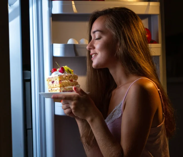 Как храненето късно вечер може да повлияе на здравето?