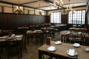 Кои са 10-те най-емблематични ресторанта в Ню Йорк - peterluger danielturtel img 1257 large