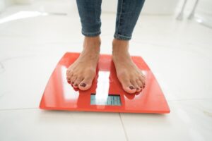 Поднормено тегло и опасностите за здравето, свързани с него - underweight health risks scales