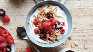 Хранене преди и след тренировка - здравословни предложения - yogurtparfait