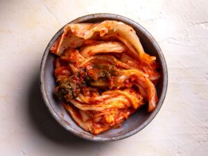 10 храни, които подпомагат храносмилането - 20210527 baechu kimchi vicky wasik seriouseats seriouseats 3 18a2d6d7d1d74a7a82cb13ed350218be