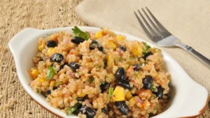 5 рецепти за бързи, лесни и засищащи салати - quinoa and black bean salad