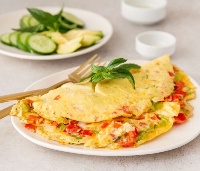 4 лесни рецепти за здравословна закуска - vegetarian omelette with bell peppers 3376569 hero 4 c276751995104c1e917070e911d2d677