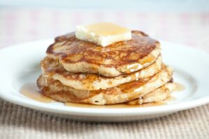 4 лесни рецепти за здравословна закуска - whole wheat pancakes