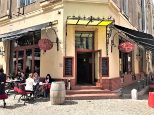 Топ 10 ресторанта в румънската столица Букурещ - la mama old town bucharest