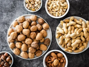 7 групи храни, помощници в превенцията на рака на дебелото черво - nut nuts 732x549 thumbnail 732x549 1