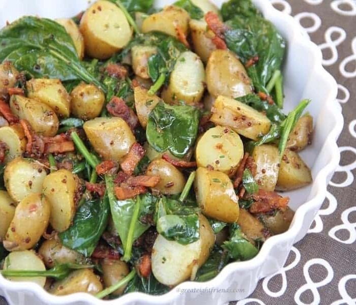 5 рецепти за салати с варени картофи - spinach and potato salad bowl 3