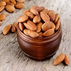 7 храни, които са по-полезни в суров вид - almonds 500x500 1