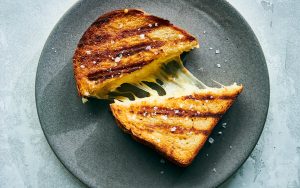 5 рецепти с моцарела - as grilled cheese sandwich on the grill articlelarge