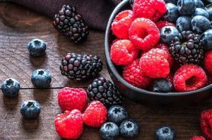 7 храни, които са по-полезни в суров вид - best fruits 1197259281 770x533 1 650x428 1