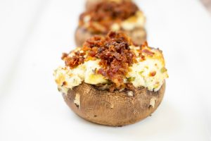6 рецепти за пълнени гъби - blue cheese bacon stuffed mushrooms