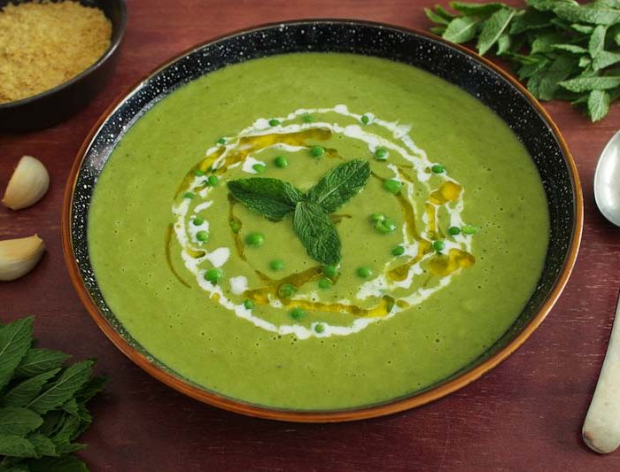 4 пролетни рецепти - easy vegan pea mint soup feature
