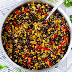5 рецепти за диетичен обяд от 500 калории - quinoa and black beans square