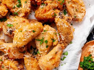 5 рецепти за пилешки крилца - best garlic parmesan wings 720x540 1