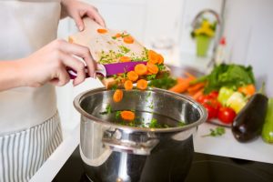 Как да се мотивирате да готвите у дома - cooking vegetables