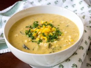 3 рецепти за супа с тиквички - corn zucchini chowder horizontal 7