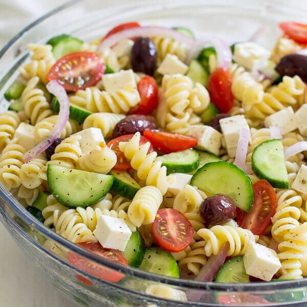 4 салати с паста - свежи и леки за през лятото - greek pasta salad oh sweet basil 3