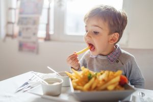 Kак да научим децата си да ядат здравословни храни - my child wont eat anything but junk food