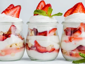 5 рецепти за кето закуска - 20220526172959 yogurtparfait 0