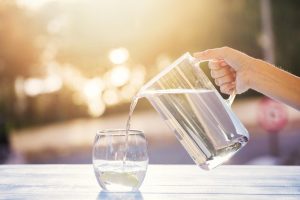 Как да се храним по време на натоварен период - benefits of drinking water 2