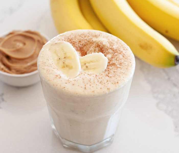 10 рецепти за закуска до 250 калории - simply recipes peanut butter banana smoothie lead 4 recirc af849a5c756143aa88c80b727a44cbaf