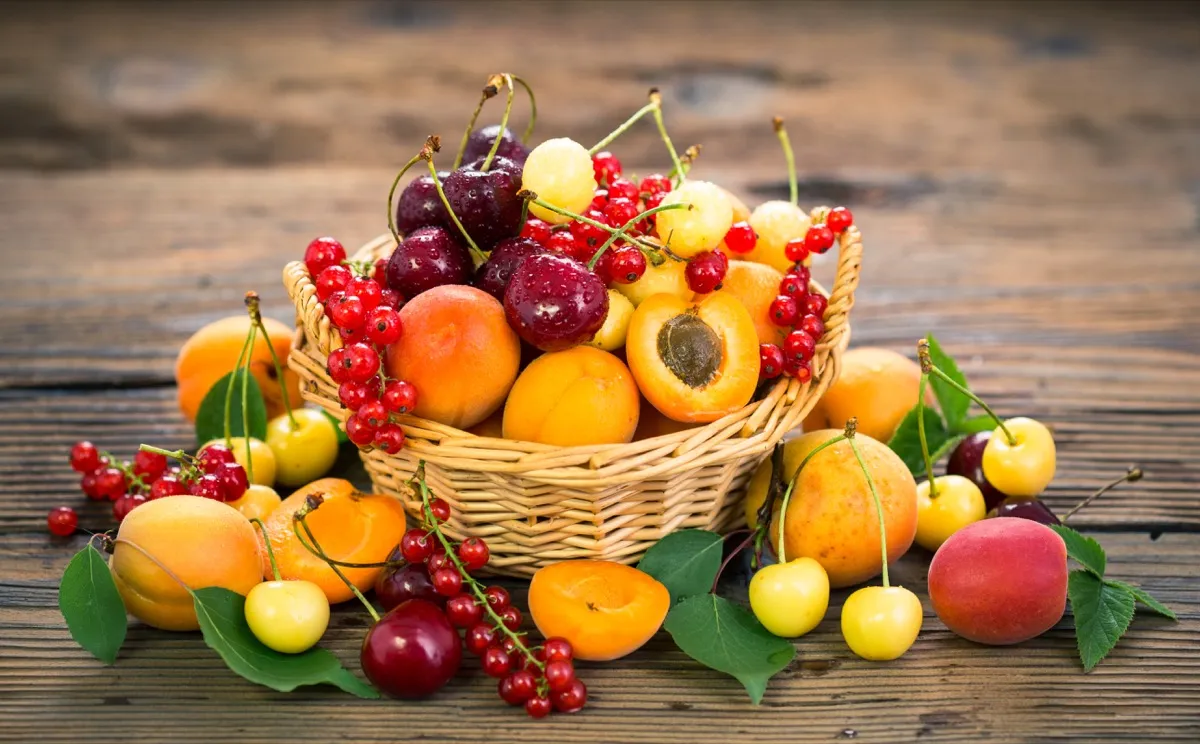 Най-вкусните и полезни летни плодове