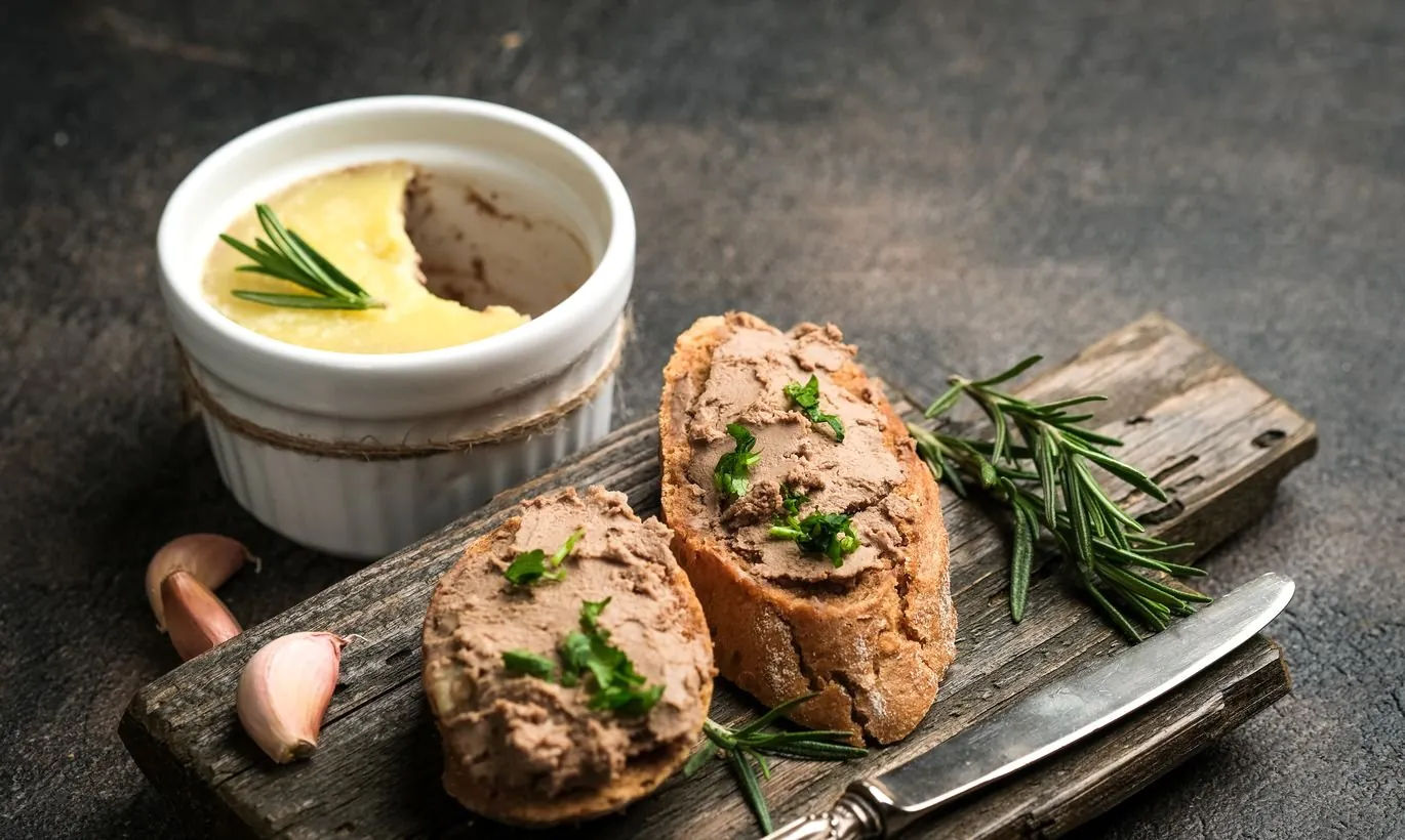 Вкусен и здравословен домашен пастет