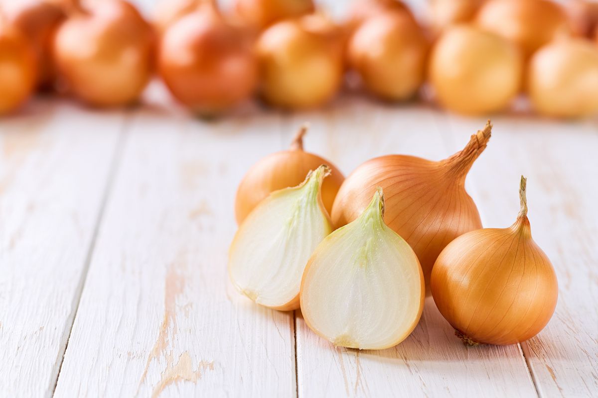 Защо плачем, когато режем лук